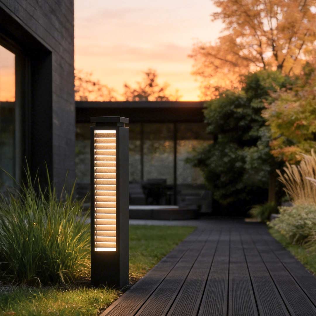 Black Bollard Light Streamlined Stainless Steel LED Louvered Light