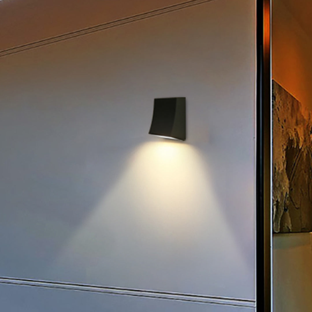LED Outdoor Wall Sconce Industrial Style Waterproof Wall Lighting