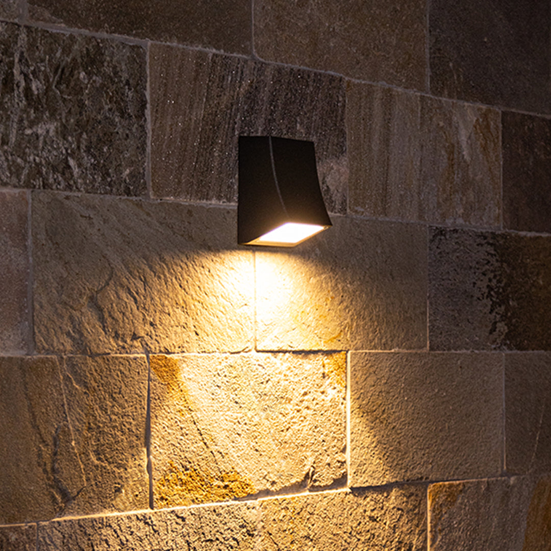LED Outdoor Wall Sconce Industrial Style Waterproof Wall Lighting