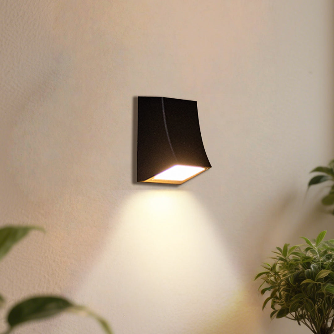 LED Outdoor Wall Sconce Industrial Style Waterproof Wall Lighting