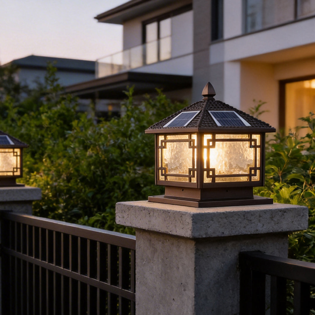 Outdoor Garden Pillar Lights Waterproof European Solar Fence Lamp