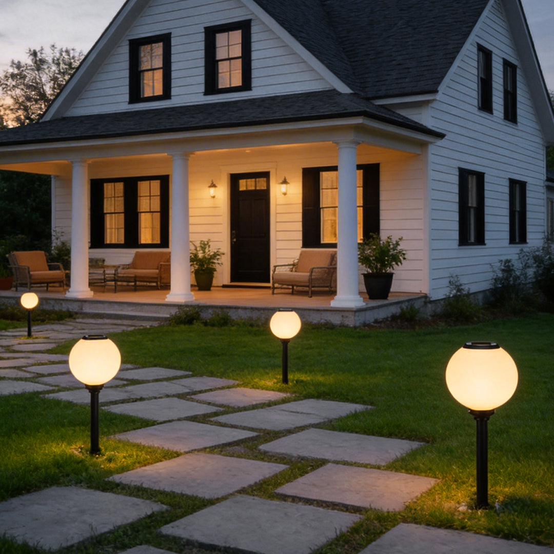 Glass Outdoor Path Light Globe Ball-Shaped LED Solar Light