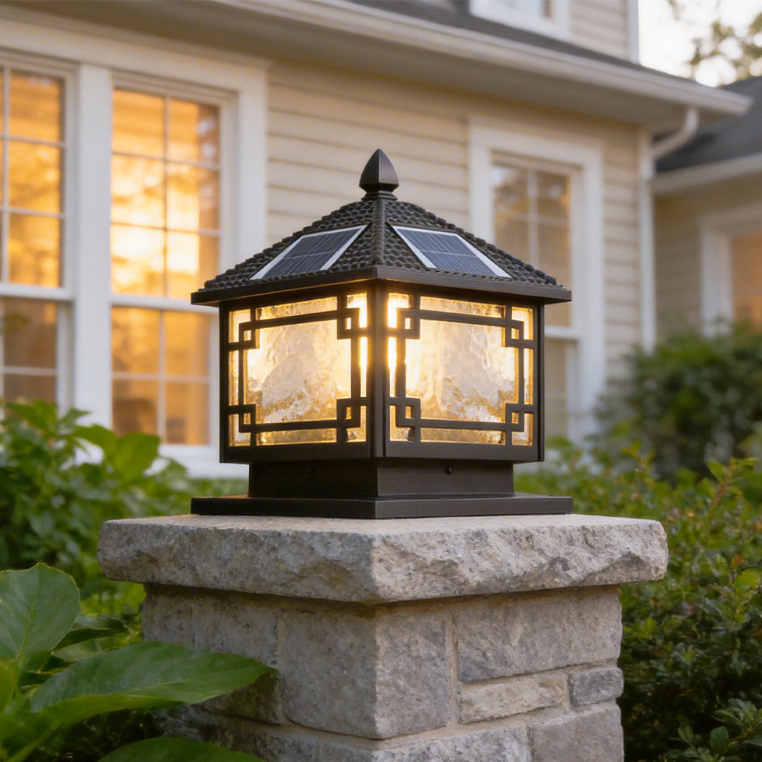 Outdoor Garden Pillar Lights Waterproof European Solar Fence Lamp
